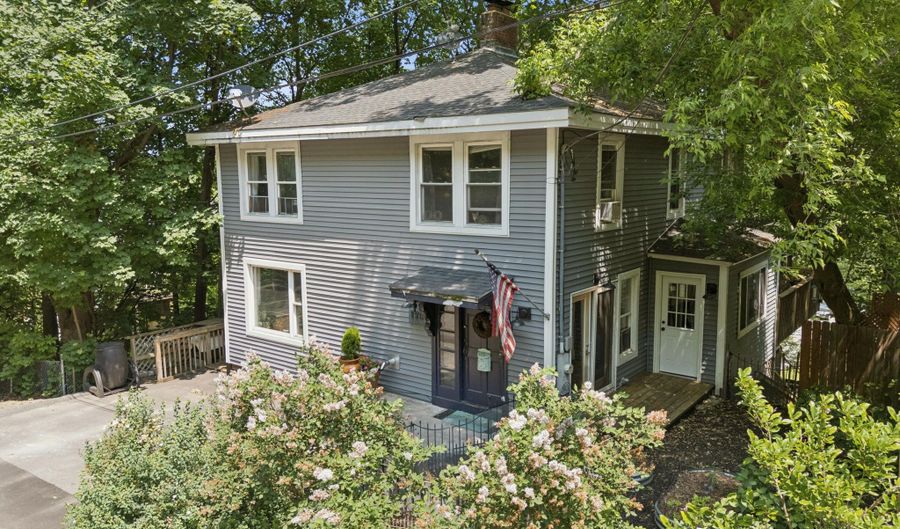 176 Second St, Auburn, ME 04210 - 4 Beds, 2 Bath