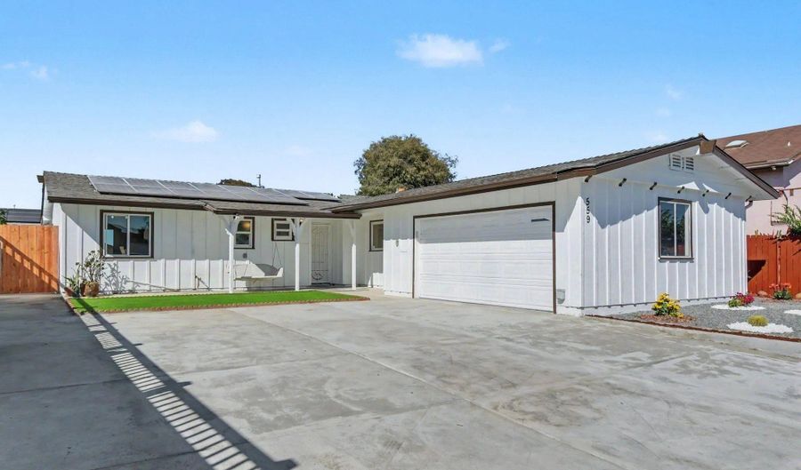 559 Glencrest Dr, San Diego, CA 92139 - 4 Beds, 2 Bath