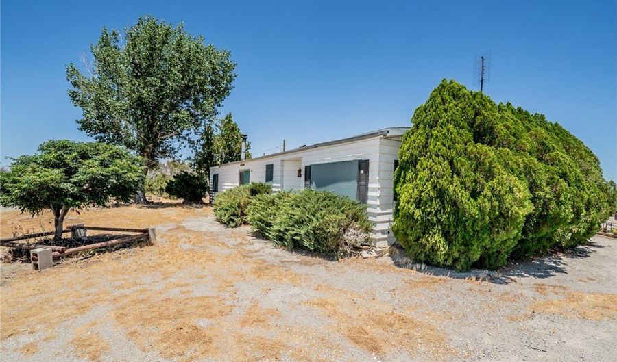 19175 Kailua, Adelanto, CA 92301 - 3 Beds, 2 Bath