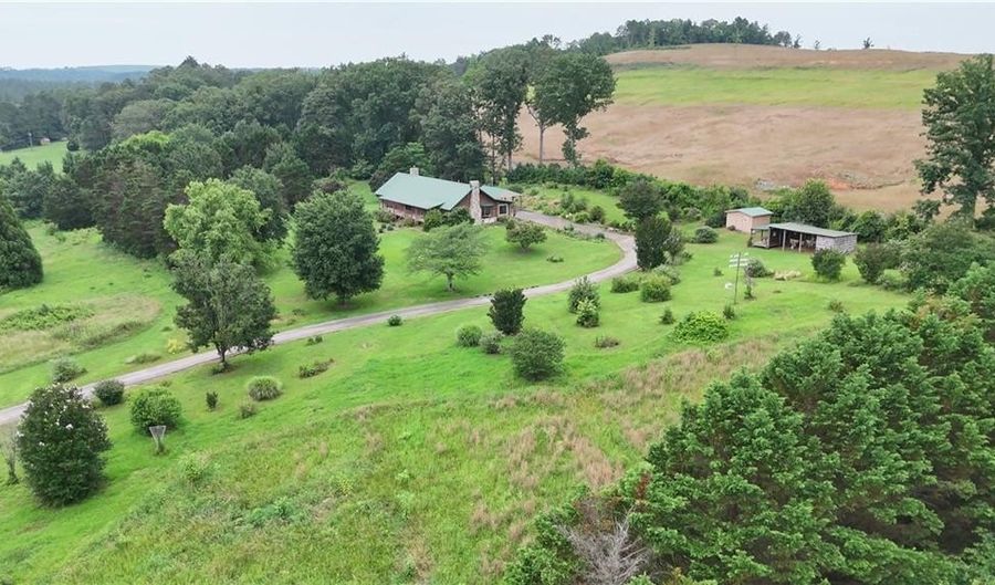 315 Woody Rd NW, Adairsville, GA 30103 - 2 Beds, 3 Bath