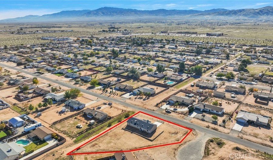 22186 Pahute, Apple Valley, CA 92308 - 3 Beds, 2 Bath