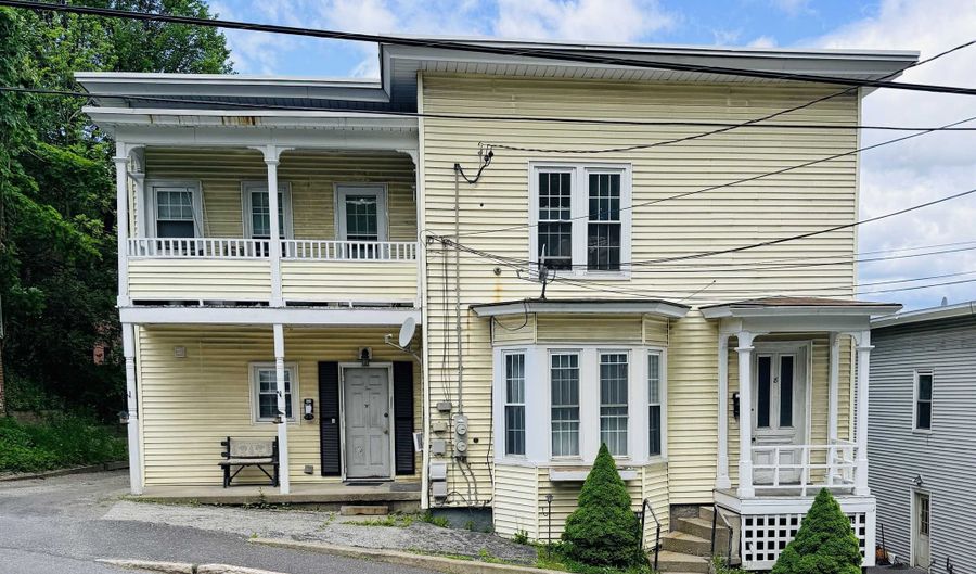 8 Mount St, Barre, VT 05641 - 4 Beds, 2 Bath