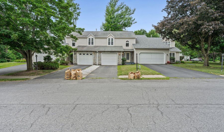 5 Woodside Dr, Albany, NY 12208 - 3 Beds, 2 Bath