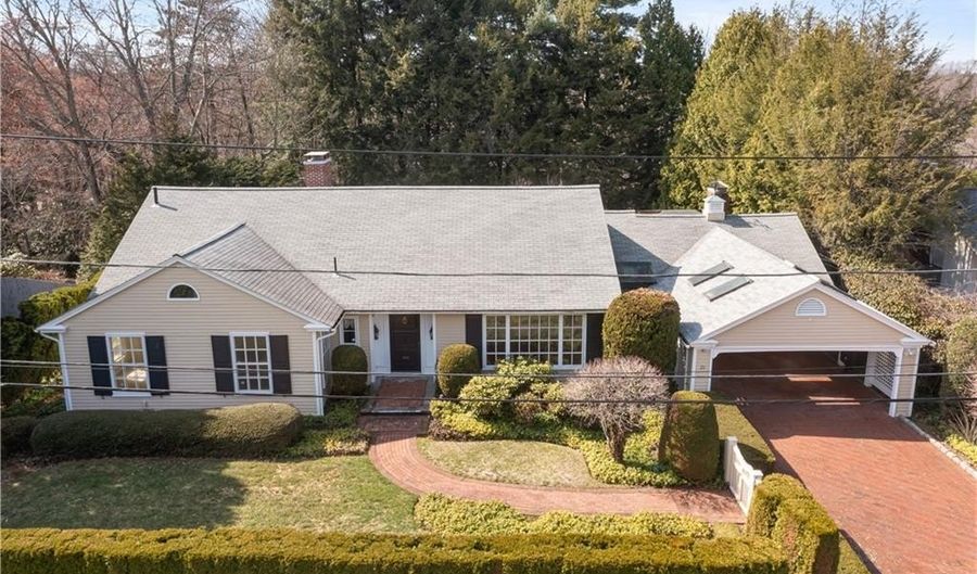 28 S Hill Dr, Cranston, RI 02920 - 3 Beds, 3 Bath