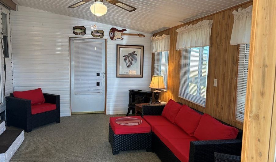926 Barefoot Blvd, Barefoot Bay, FL 32976 - 2 Beds, 2 Bath