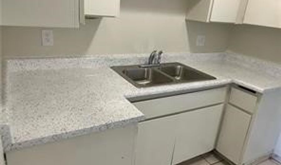 615 S Royal Crest Cir 10, Las Vegas, NV 89169 - 1 Beds, 1 Bath