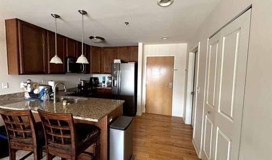111 N ASHLEY St 506, Ann Arbor, MI 48104 - 1 Beds, 2 Bath