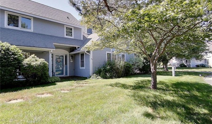 521 Corey Ln, Middletown, RI 02842 - 2 Beds, 3 Bath