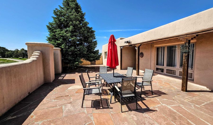 2 Latilla Ln, Arroyo Seco, NM 87514 - 3 Beds, 2 Bath