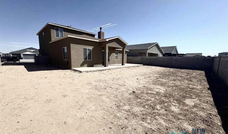 3709 Saguaro Dr, Carlsbad, NM 88220 - 4 Beds, 3 Bath