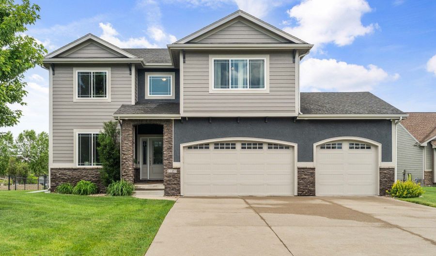 1103 NE Frisk Dr, Ankeny, IA 50021 - 5 Beds, 5 Bath