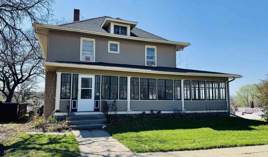 701 Maple St, Atlantic, IA 50022 - 3 Beds, 1 Bath