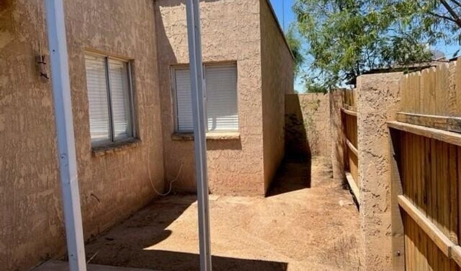 922 N Pueblo Dr 2, Casa Grande, AZ 85122 - 3 Beds, 2 Bath