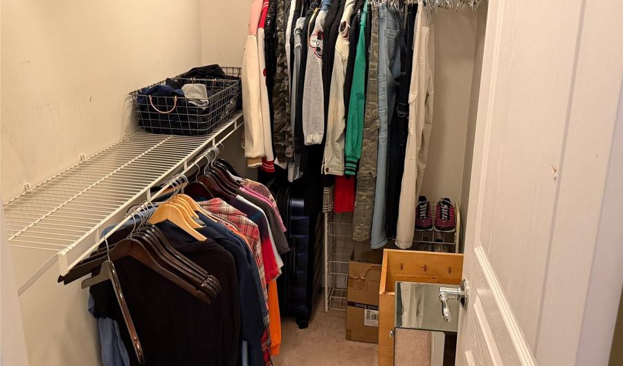 14 Maler Ln, Patchogue, NY 11772 - 2 Beds, 2 Bath