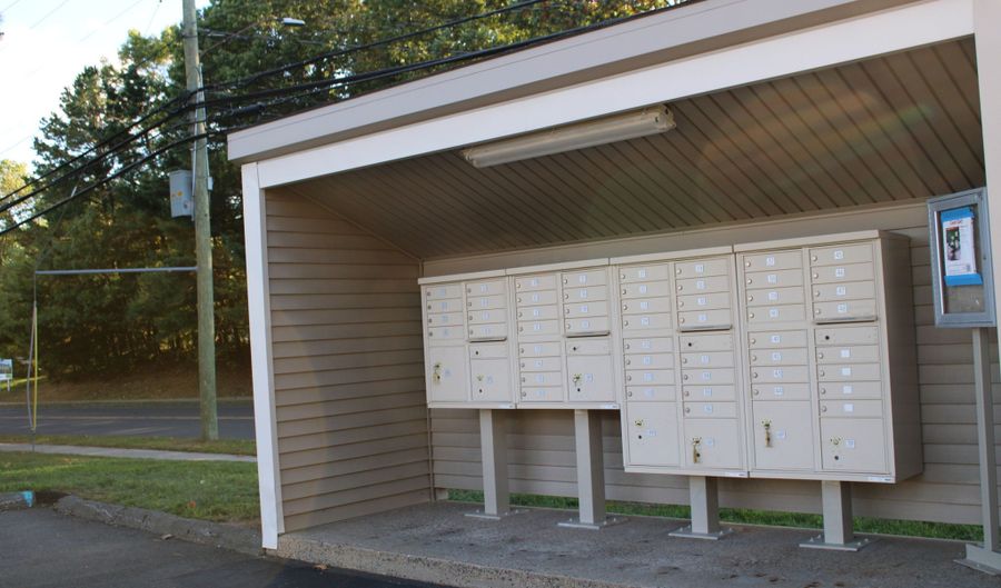 371 Emmett St APT 6, Bristol, CT 06010 - 1 Beds, 1 Bath