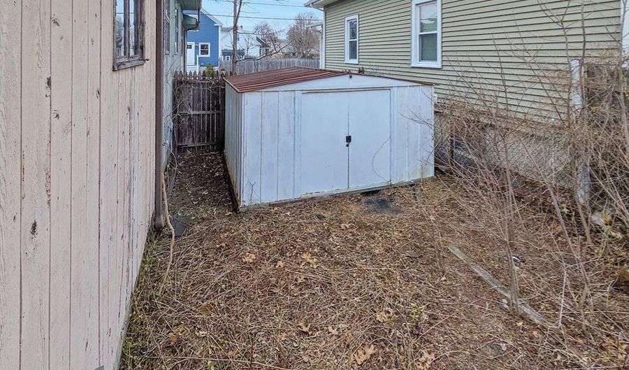 54 Slocum St, Acushnet, MA 02743 - 1 Beds, 1 Bath