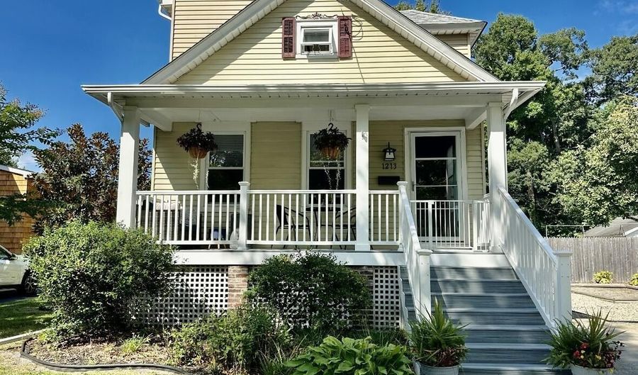 1213 4th Ave, Asbury Park, NJ 07712 - 2 Beds, 2 Bath