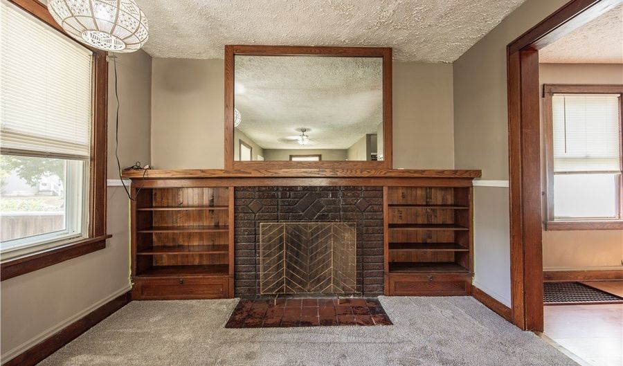 566 Lindell St, Akron, OH 44305 - 3 Beds, 1 Bath