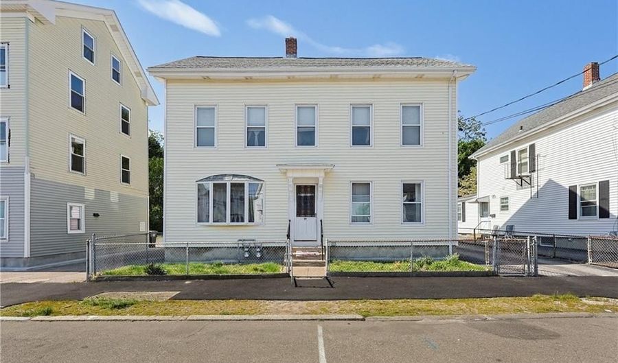 19 Elm St, Cumberland, RI 02864 - 5 Beds, 2 Bath