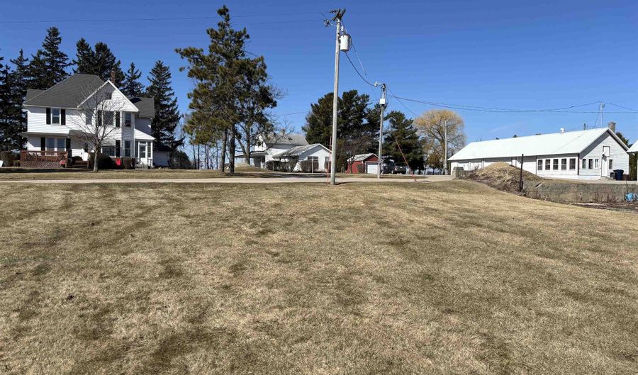 W7900-W7902 Meek Road, Arlington, WI 53911 - 8 Beds, 4 Bath