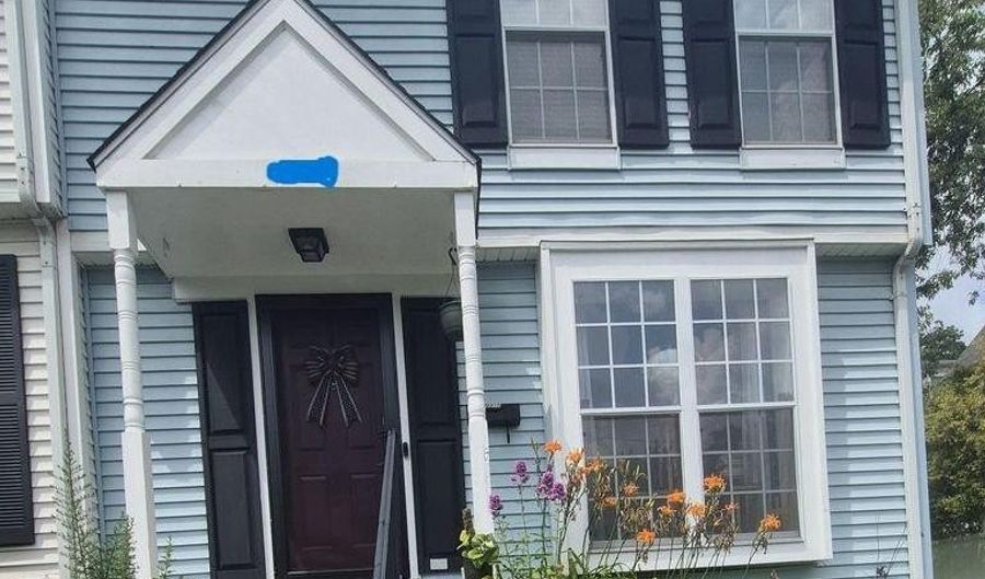 2210 S LOWELL St, Arlington, VA 22206 - 3 Beds, 3 Bath