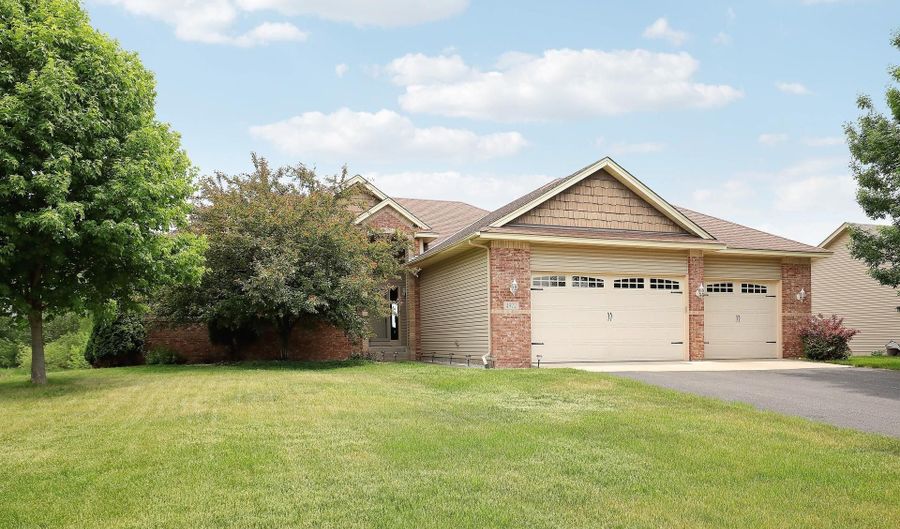 4972 Kassel Ave NE, Albertville, MN 55301 - 5 Beds, 3 Bath