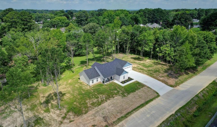 1011 7th St NW, Arab, AL 35016 - 3 Beds, 2 Bath