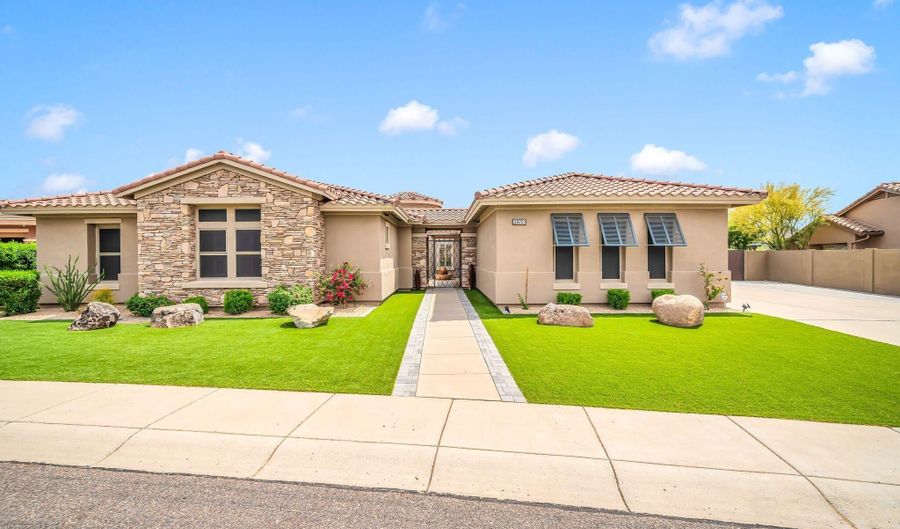 39721 N MAJESTY Trl, Anthem, AZ 85086 - 5 Beds, 4 Bath