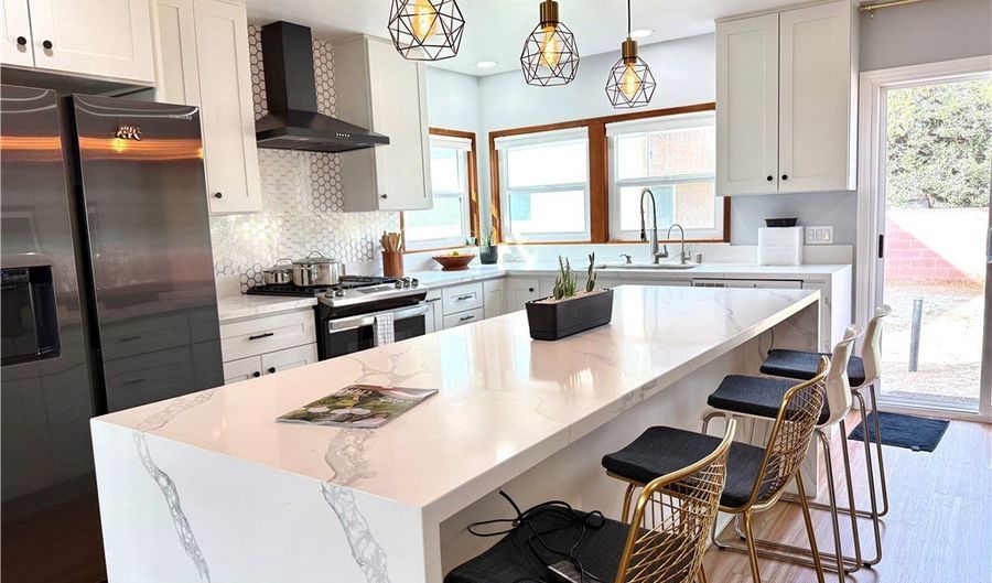 115 W Valencia Ave B, Anaheim, CA 92805 - 2 Beds, 1 Bath