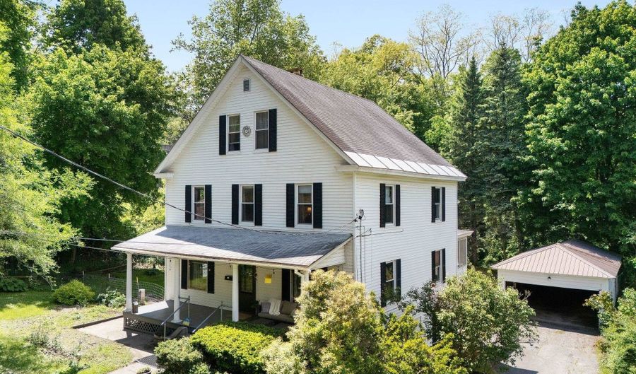 39 Locust St, Brattleboro, VT 05301 - 4 Beds, 2 Bath