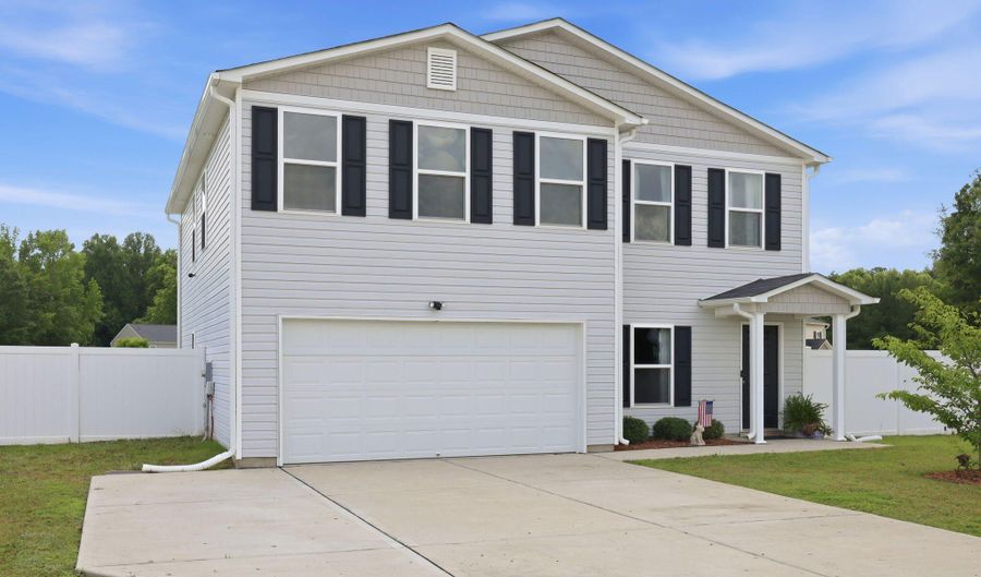 881 Ashbury Ln, Ayden, NC 28513 - 4 Beds, 3 Bath