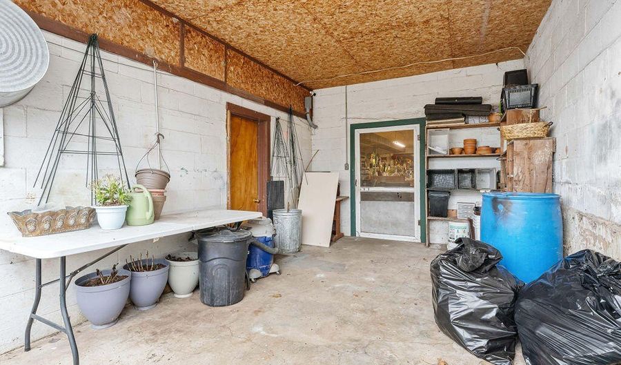 102 N Walnut St, Anderson, MO 64831 - 0 Beds, 1 Bath