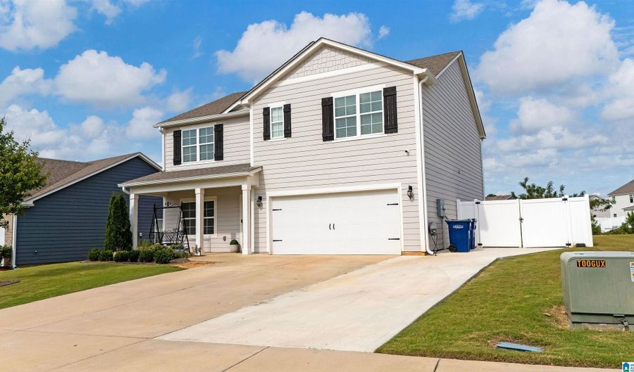 1009 CANVASBACK Way, Alabaster, AL 35007 - 5 Beds, 3 Bath