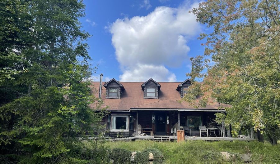 8610 Lincoln Bay Dr, Alpena, MI 49707 - 4 Beds, 3 Bath