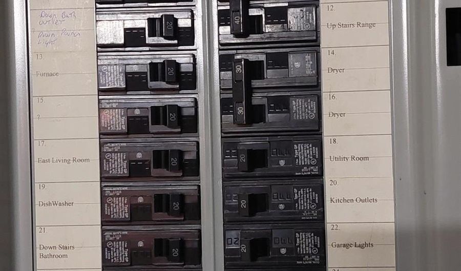 9875 Stoddard, Adrian, MI 49221 - 3 Beds, 2 Bath