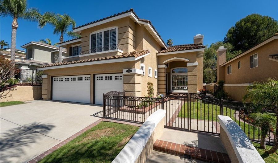 7520 E Toyon Ln, Anaheim, CA 92808 - 5 Beds, 3 Bath