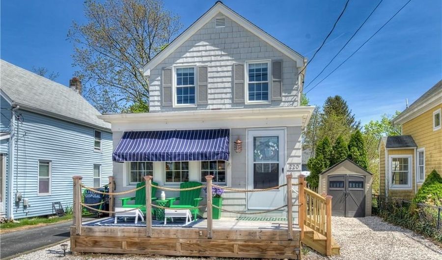 220 Narragansett Ave, Barrington, RI 02806 - 3 Beds, 2 Bath