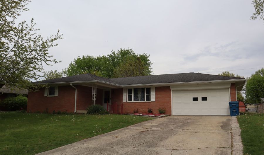 8235 Lockwood Ln, Indianapolis, IN 46217 - 3 Beds, 2 Bath