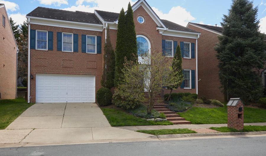 7823 STABLE Way, Potomac, MD 20854 - 4 Beds, 5 Bath