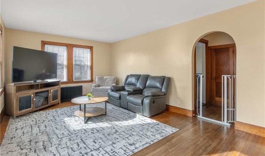 89 Sand Hill Cove Rd, Narragansett, RI 02882 - 3 Beds, 1 Bath