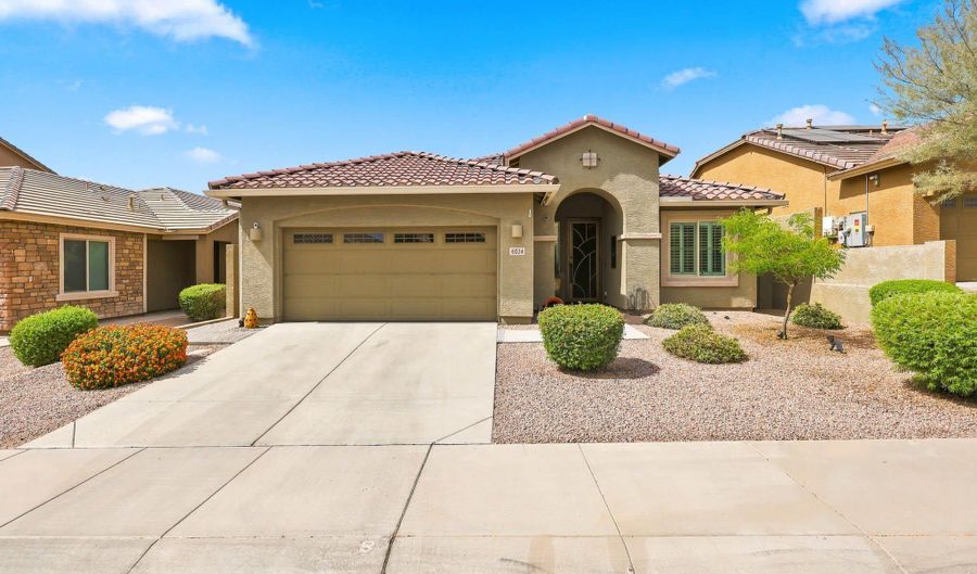 4034 E Madre Del Oro Dr, Cave Creek, AZ 85331 - 3 Beds, 3 Bath