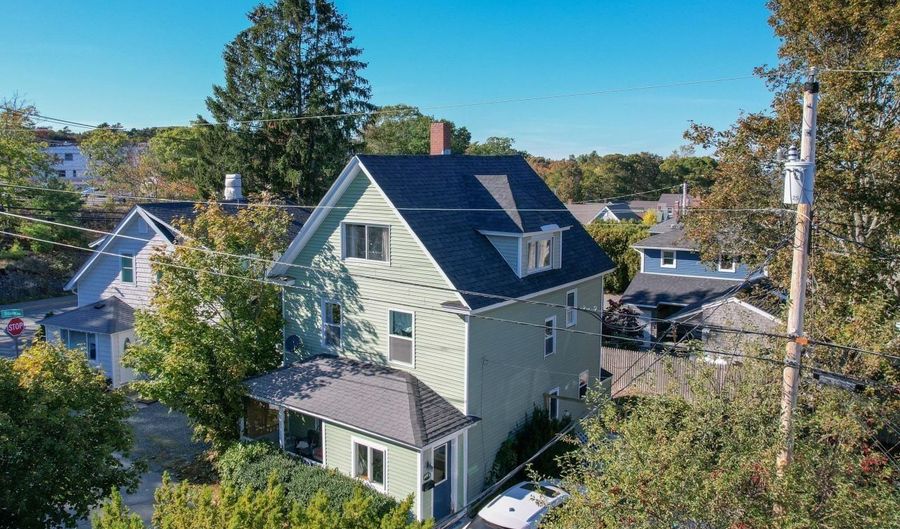 2 Bowles Ave, Bar Harbor, ME 04609 - 4 Beds, 1 Bath