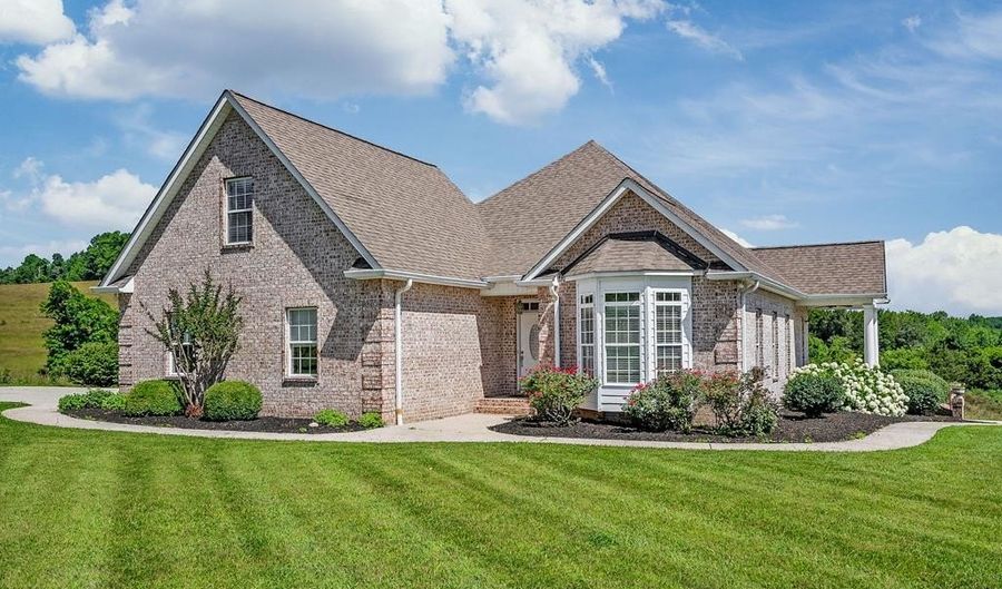 464 Wilder Hwy 76 Ac, Alpine, TN 38543 - 6 Beds, 6 Bath