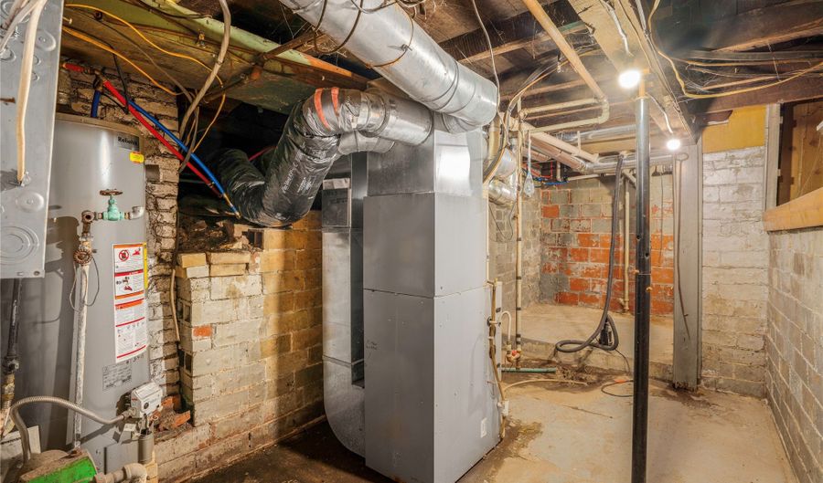 217 N 6th St, Adel, IA 50003 - 3 Beds, 2 Bath