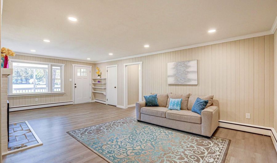 4841 SANDTOWN Rd, Felton, DE 19943 - 3 Beds, 2 Bath