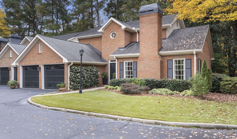 31 Pointe Ter SE, Atlanta, GA 30339 - 4 Beds, 2 Bath