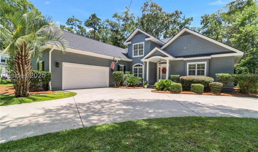 7 Greenwood Dr, Bluffton, SC 29910 - 5 Beds, 4 Bath