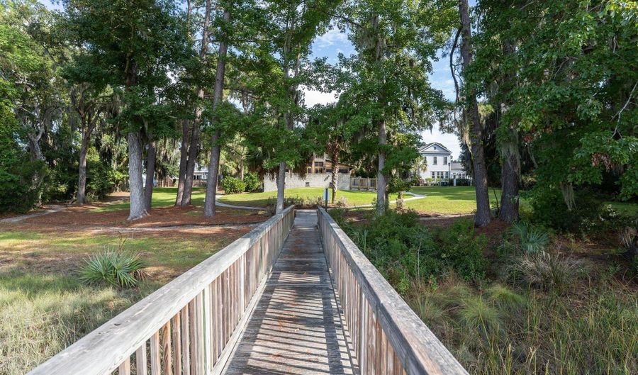 2710 Bluestem Dr, Beaufort, SC 29902 - 3 Beds, 3 Bath
