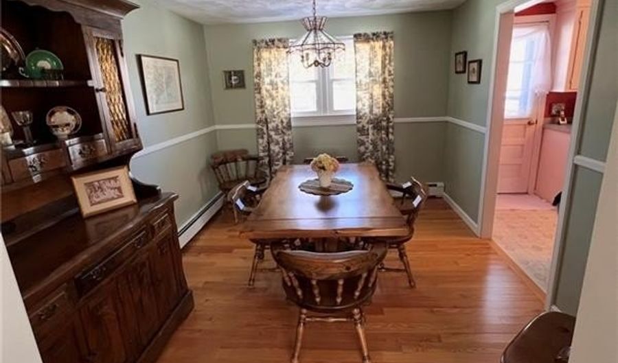 1 Midlands Dr, East Greenwich, RI 02818 - 3 Beds, 2 Bath