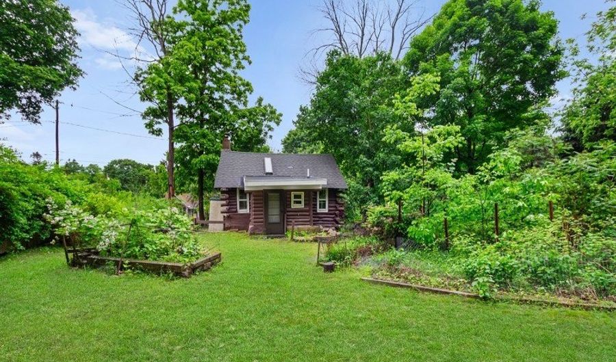 13 Alturas Rd, Alloway, NJ 07422 - 2 Beds, 1 Bath